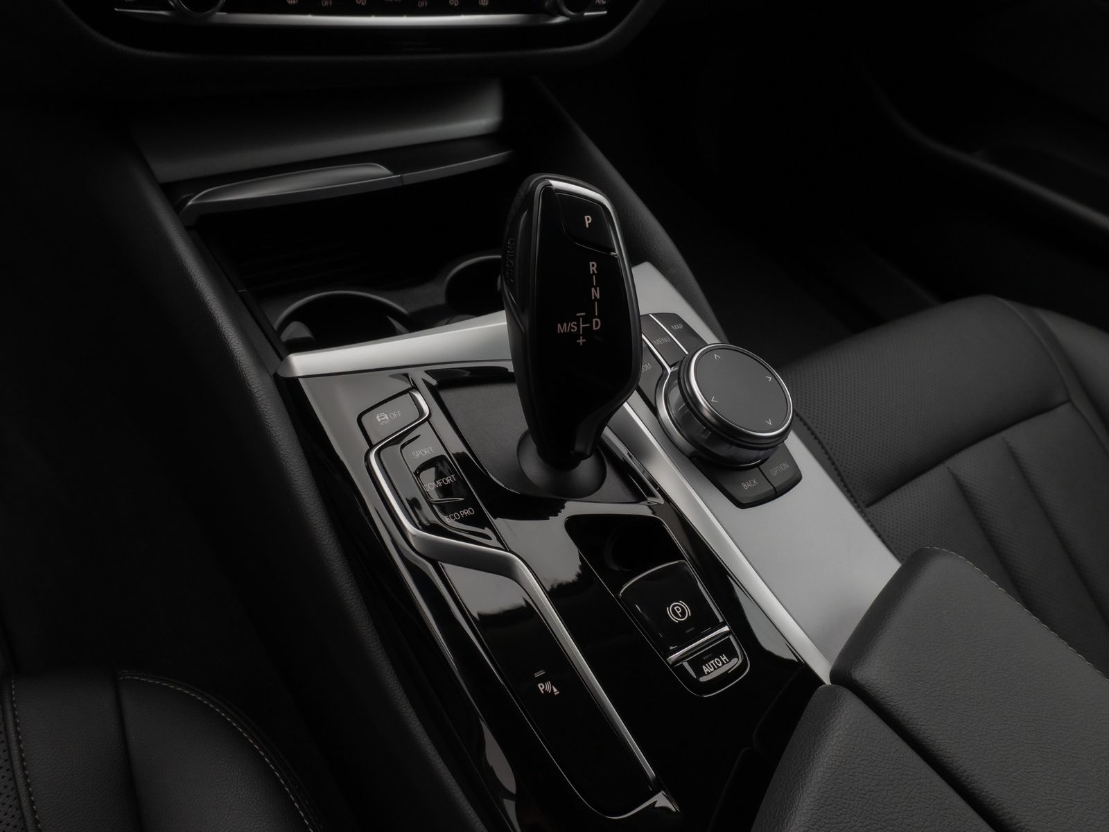 Fahrzeugabbildung BMW 530i Kamera DAB CockPitPro Leder Alarm LED