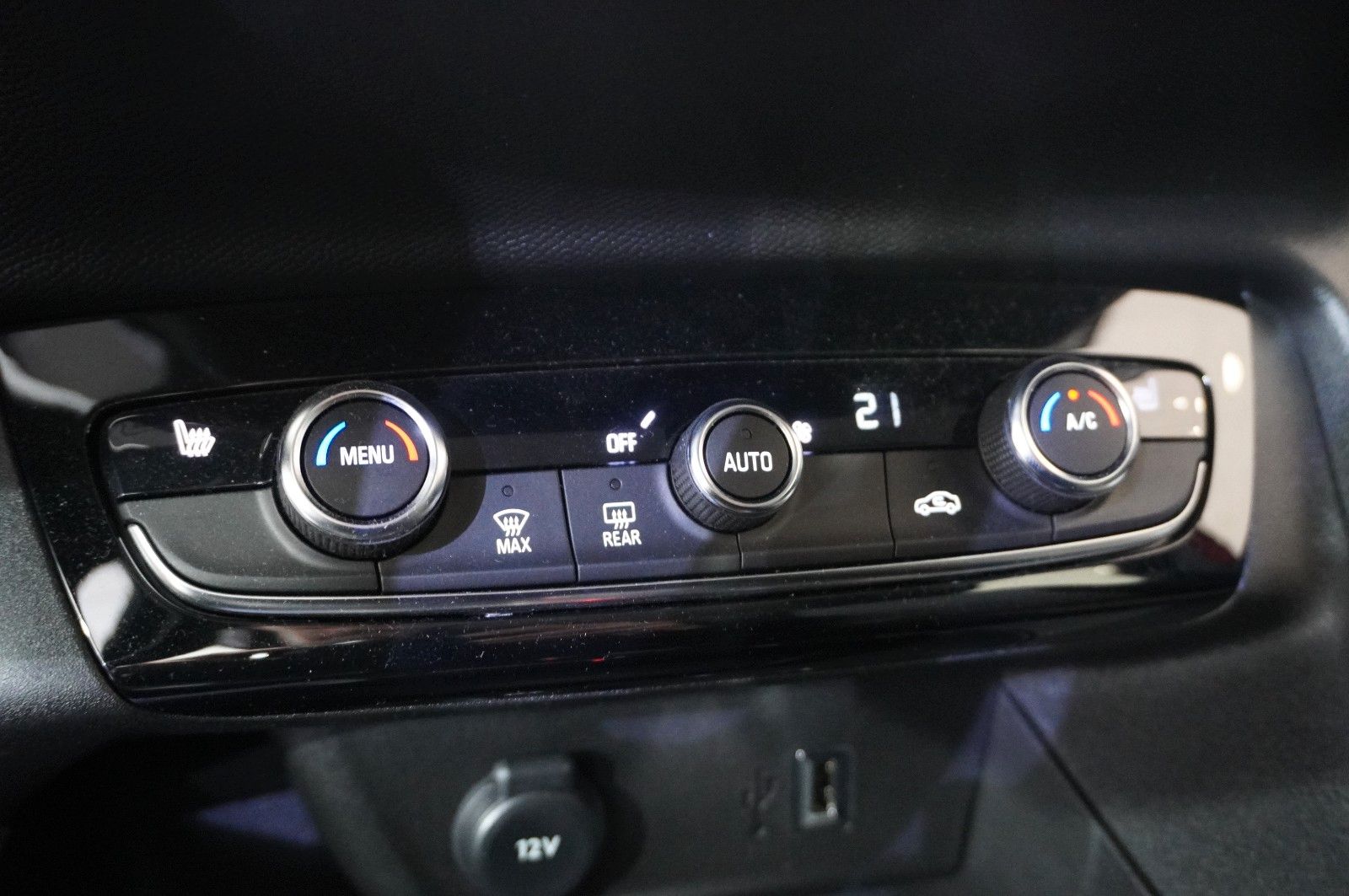 Fahrzeugabbildung Opel Corsa-e F FACELIFT 3-PHASIG NAVI/LED/SHZ/11KW