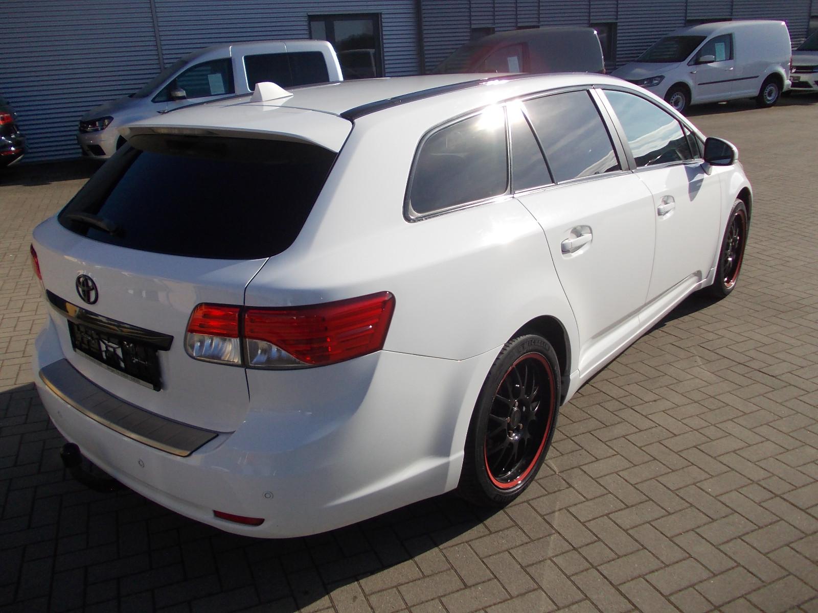 Toyota Avensis Kombi Edition Klimaaut. Alu WR AHK
