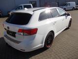 Toyota Avensis Kombi Edition Klimaaut. Alu WR AHK - Toyota Avensis mit Diesel-Antrieb: Kombi