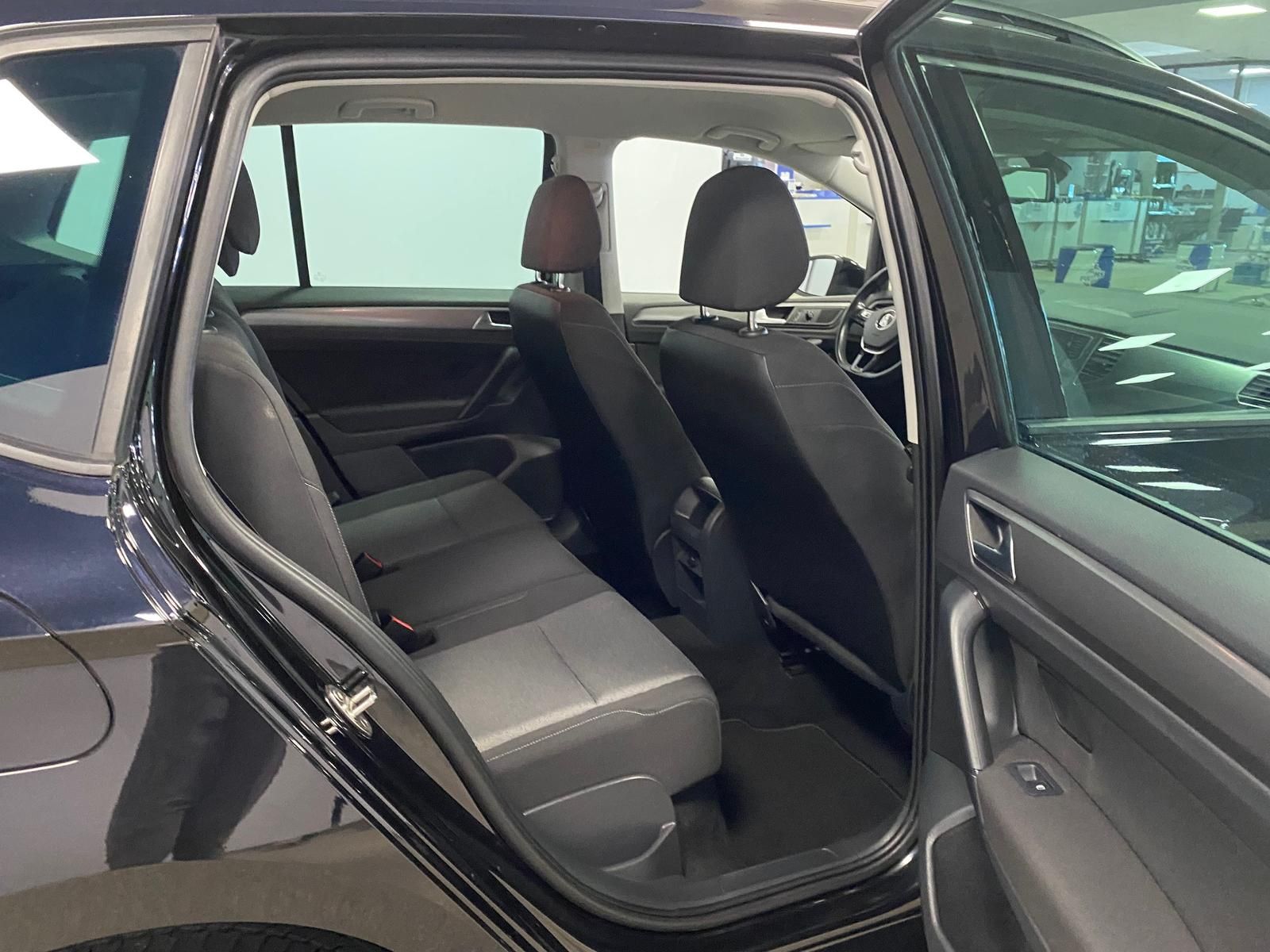 Fahrzeugabbildung Volkswagen Golf VII SPORTSVAN 1.2 TSI+ACC+SITZHEIZ+GARANTIE