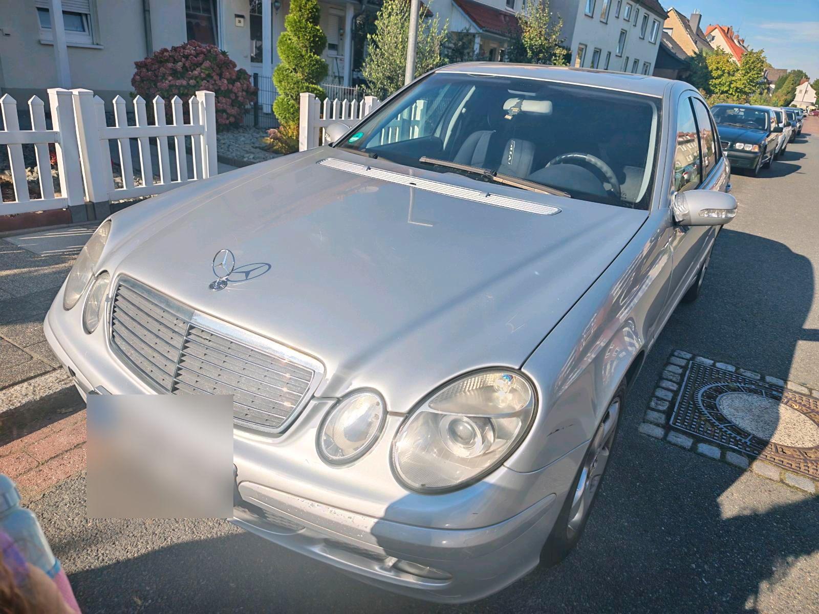 Mercedes-Benz E 240