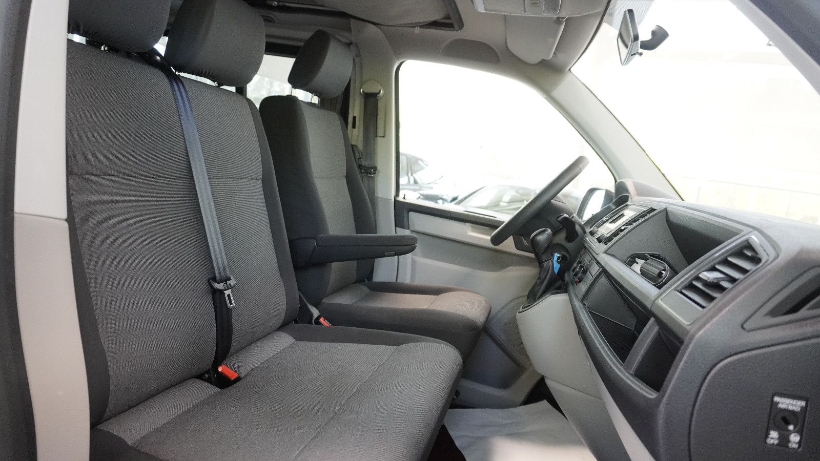 Volkswagen T6 California mit Einbau Küche und Aufstelldach foto 8