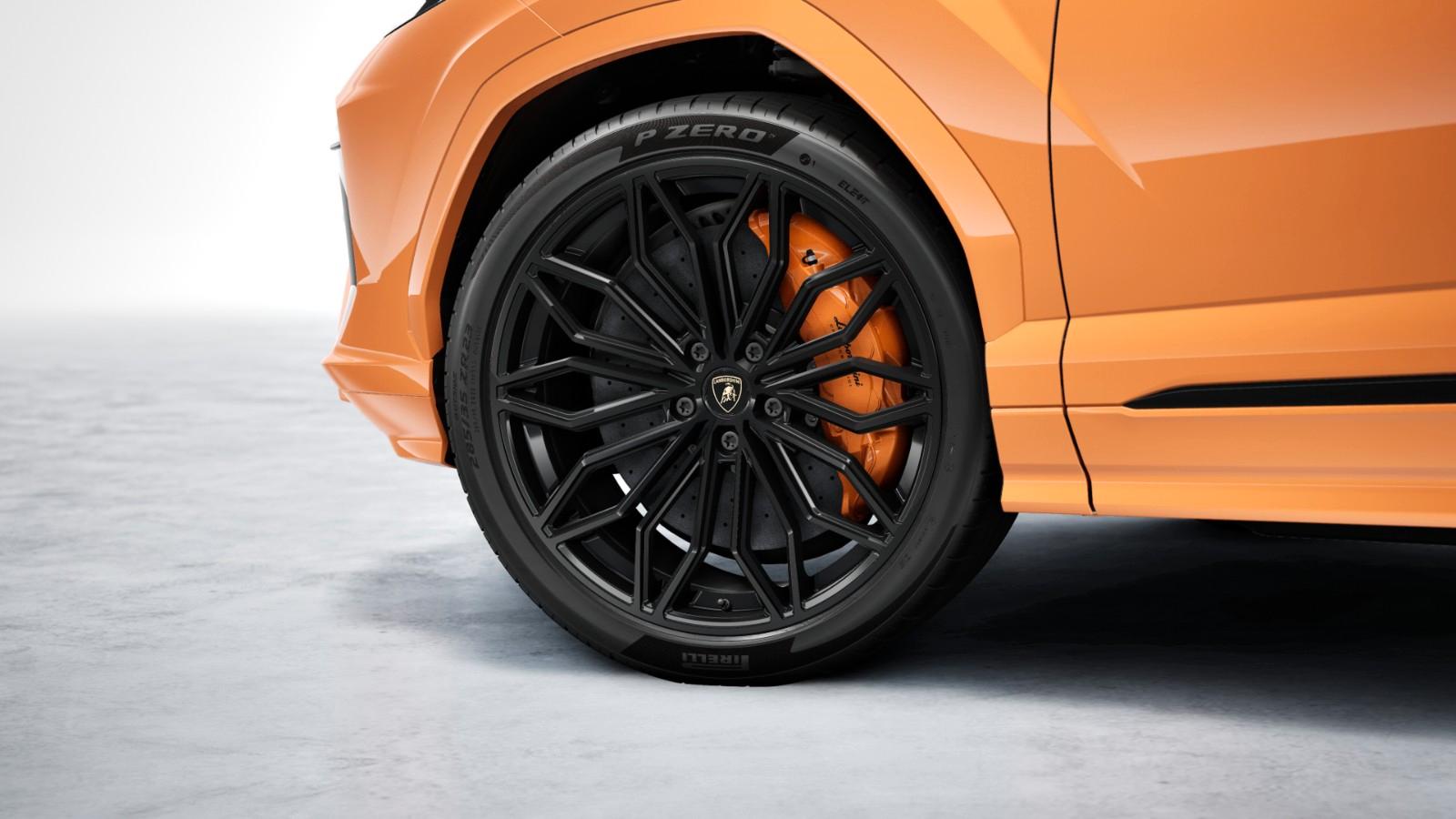 Lamborghini URUS SE 4.0 V8*FULL*CARBON*PANO*B&O*PROD 2026