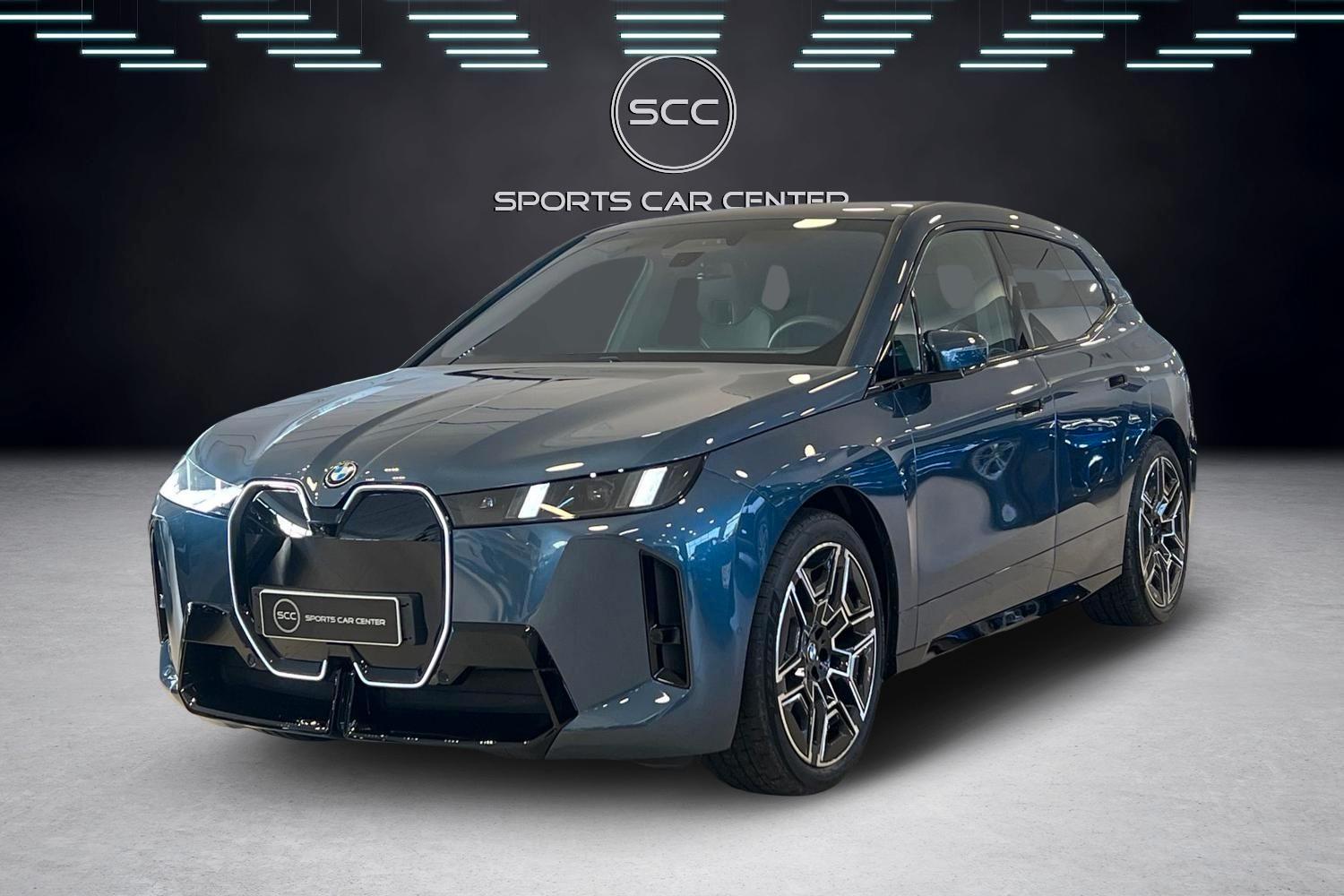BMW xDrive45 M Sport Pro/ 22"/ Sky Lounge/ Driving p