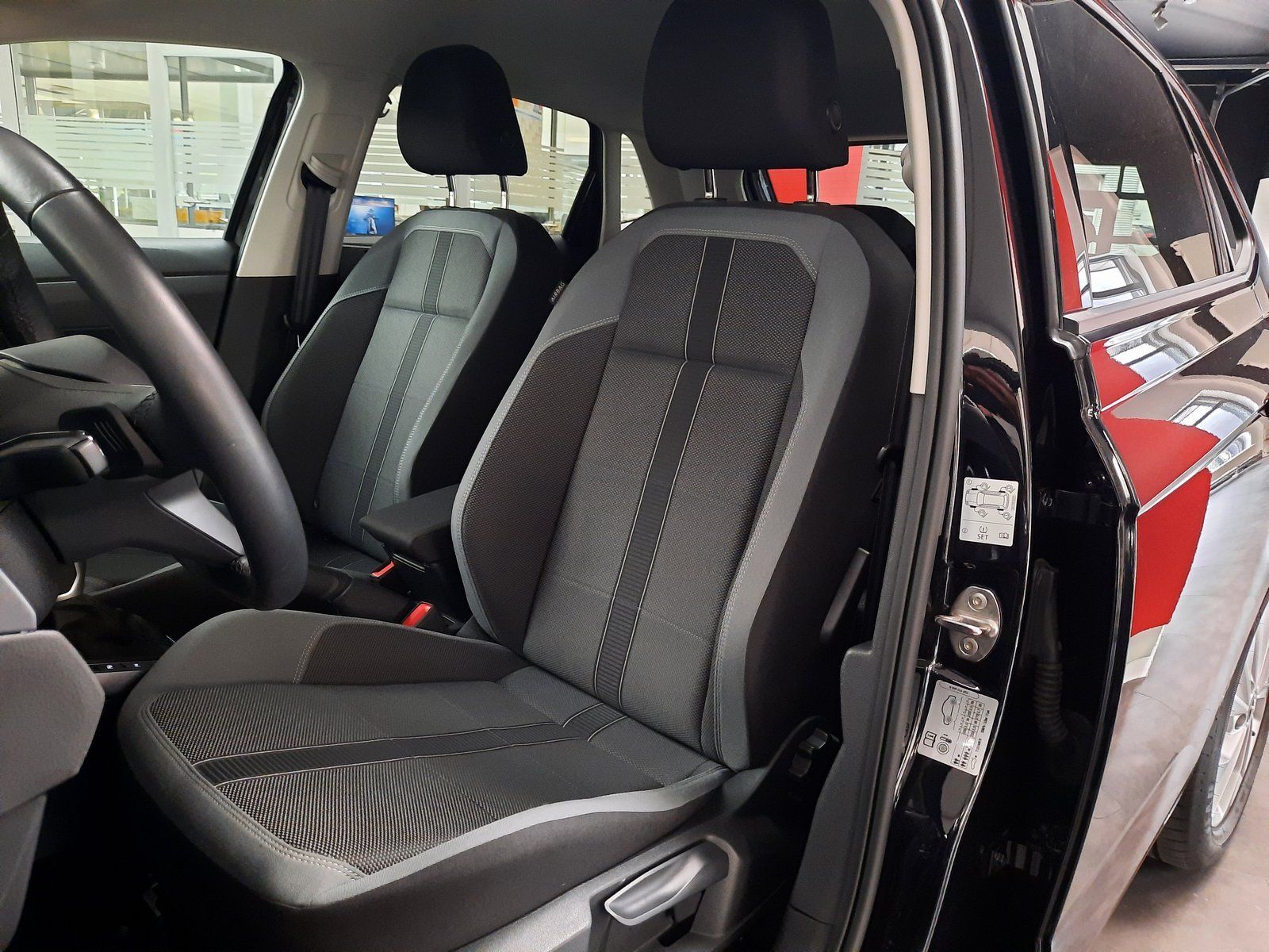 Fahrzeugabbildung Volkswagen Polo Style TSI DSG *AHK*LED*Sitzhzg*PDC*AppC*