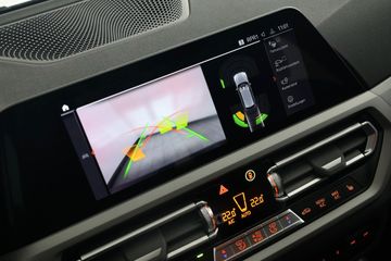 BMW 320d xDrive Touring DriveAssist RFK AHK 1.Hand