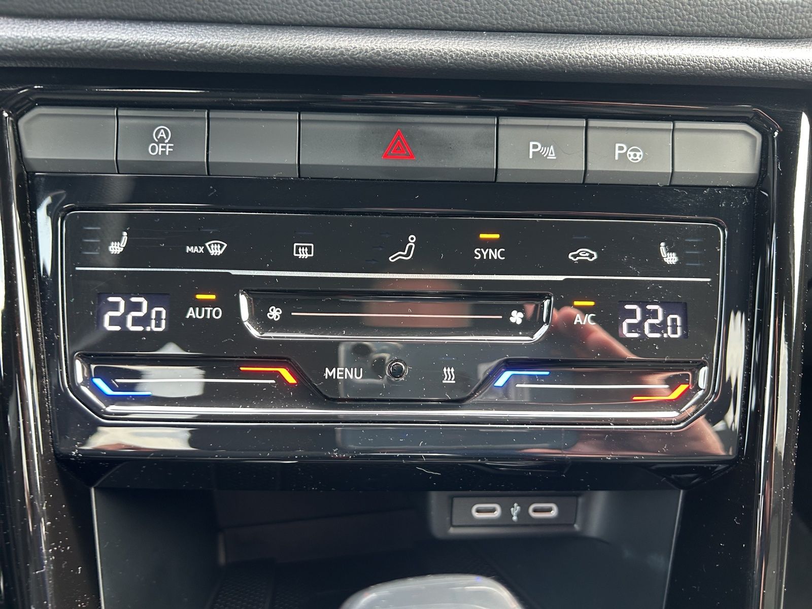 Fahrzeugabbildung Volkswagen T-Roc 2.0 TSI R-Line 4M MATRIX Standh.
