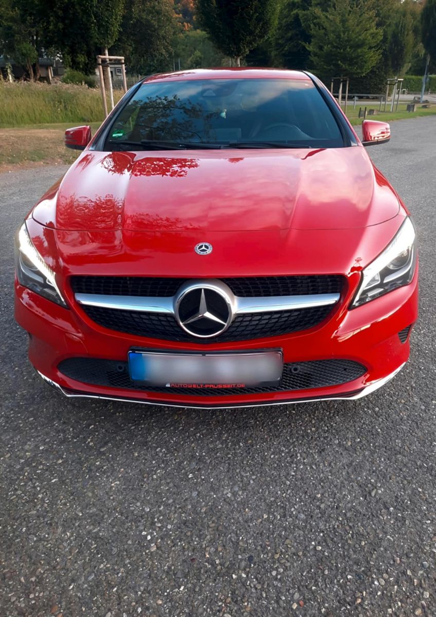 MERCEDES-BENZ CLA 180 Shooting Brake -