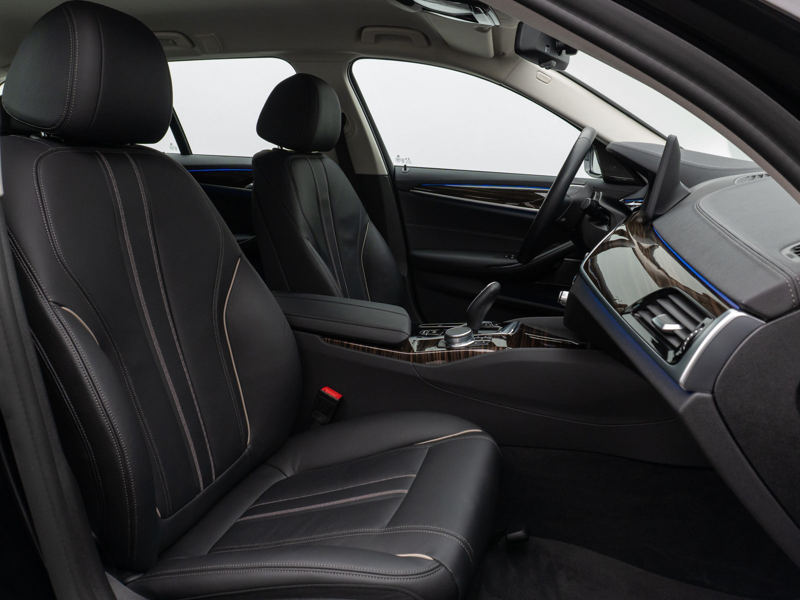 Fahrzeugabbildung BMW 520d Luxury Line Kamera DAB H/K DisplKey Alarm
