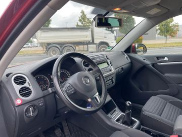 Volkswagen Tiguan - 11