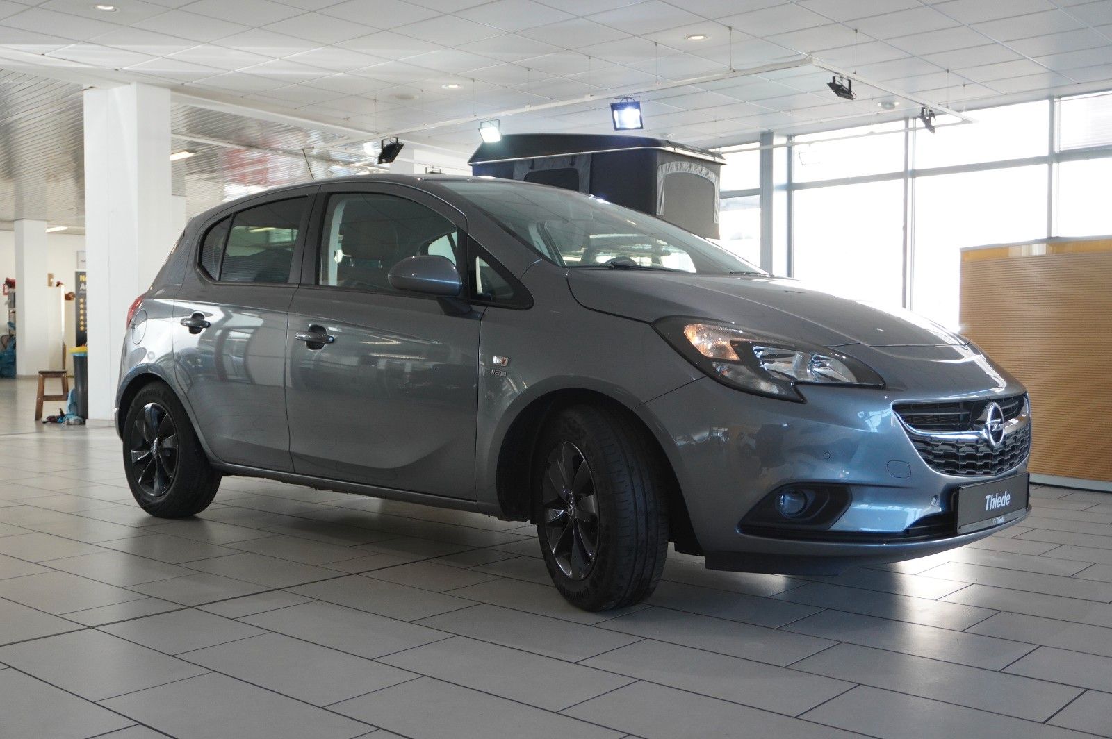 Fahrzeugabbildung Opel Corsa E 1.4 120 JAHRE 5-TÜR NAVI/SHZ/KAMERA/TEMP