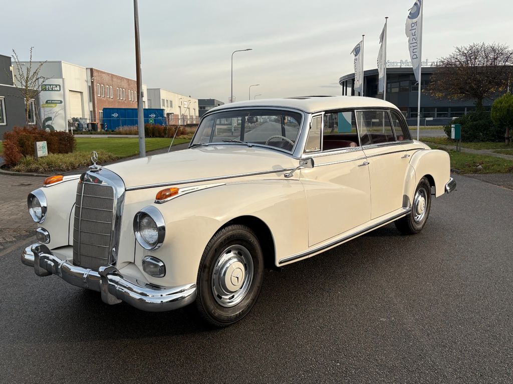 Mercedes-Benz 300