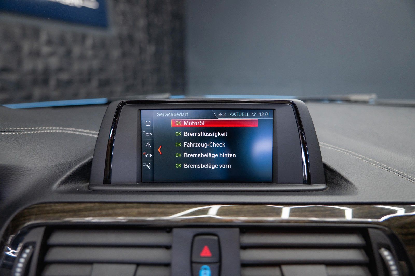 Fahrzeugabbildung BMW 230i Cabrio M-Sport Performance Shadow Line LED