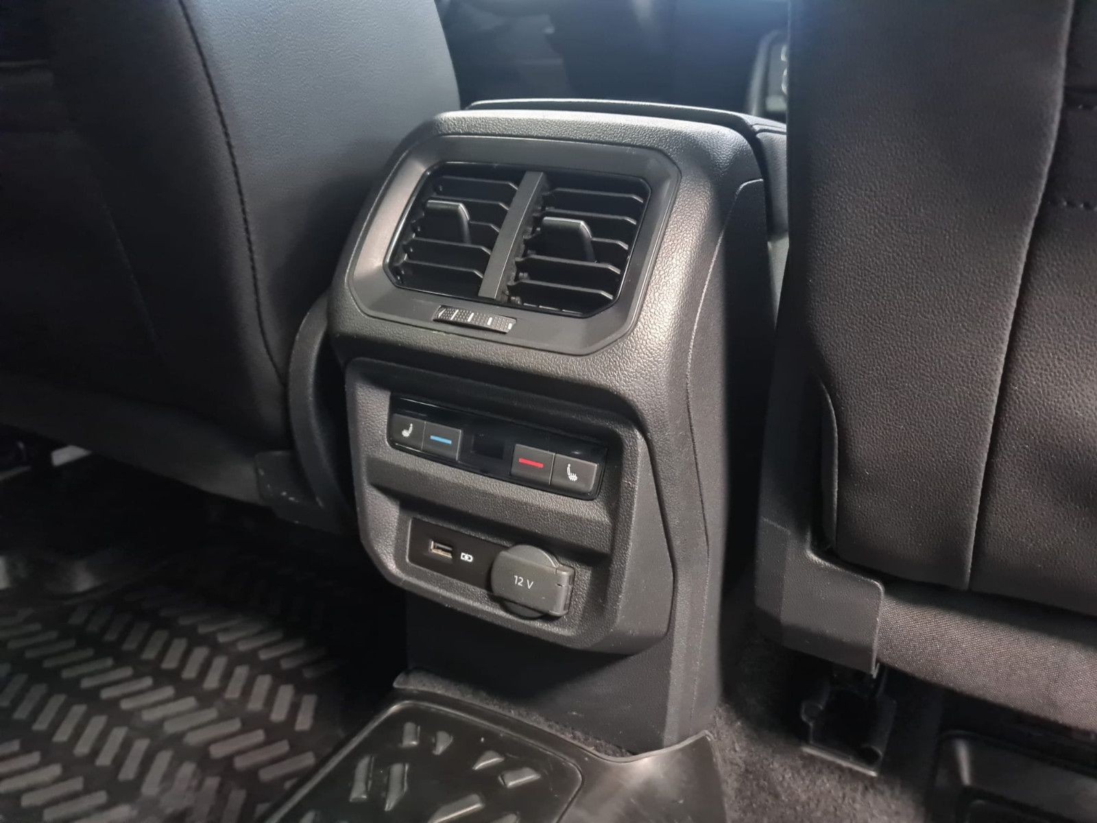 Fahrzeugabbildung SEAT Tarraco Xcellence 4Drive / LED / AHK / PANORAMA