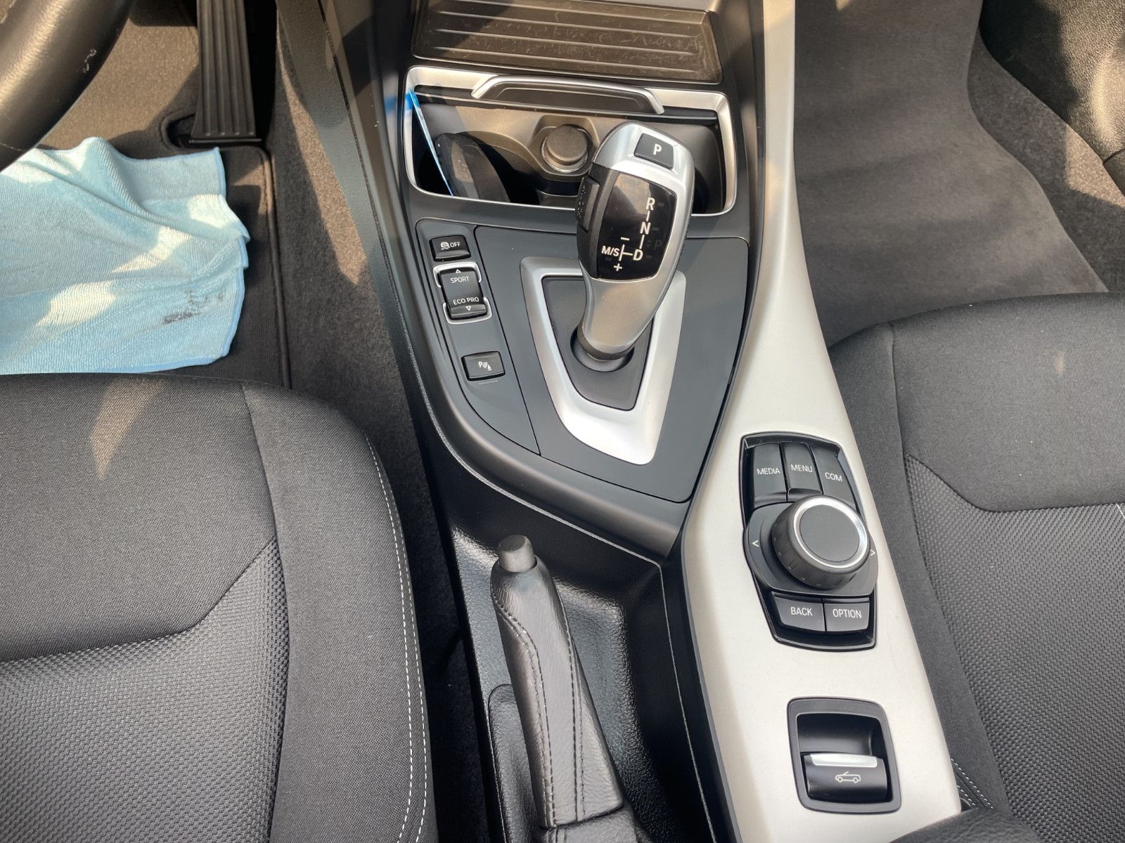 Fahrzeugabbildung BMW BMW 220 i Cabrio*Automatik*LED*PDC*DAB*