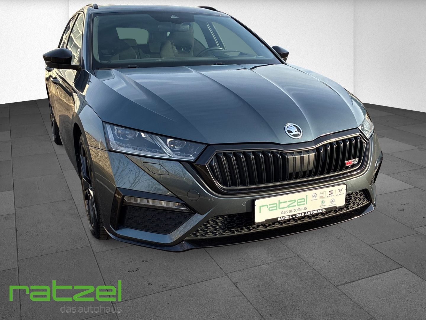 Fahrzeugabbildung SKODA Octavia 4x4 Combi RS TDI 2.0 HUD Navi Digitales