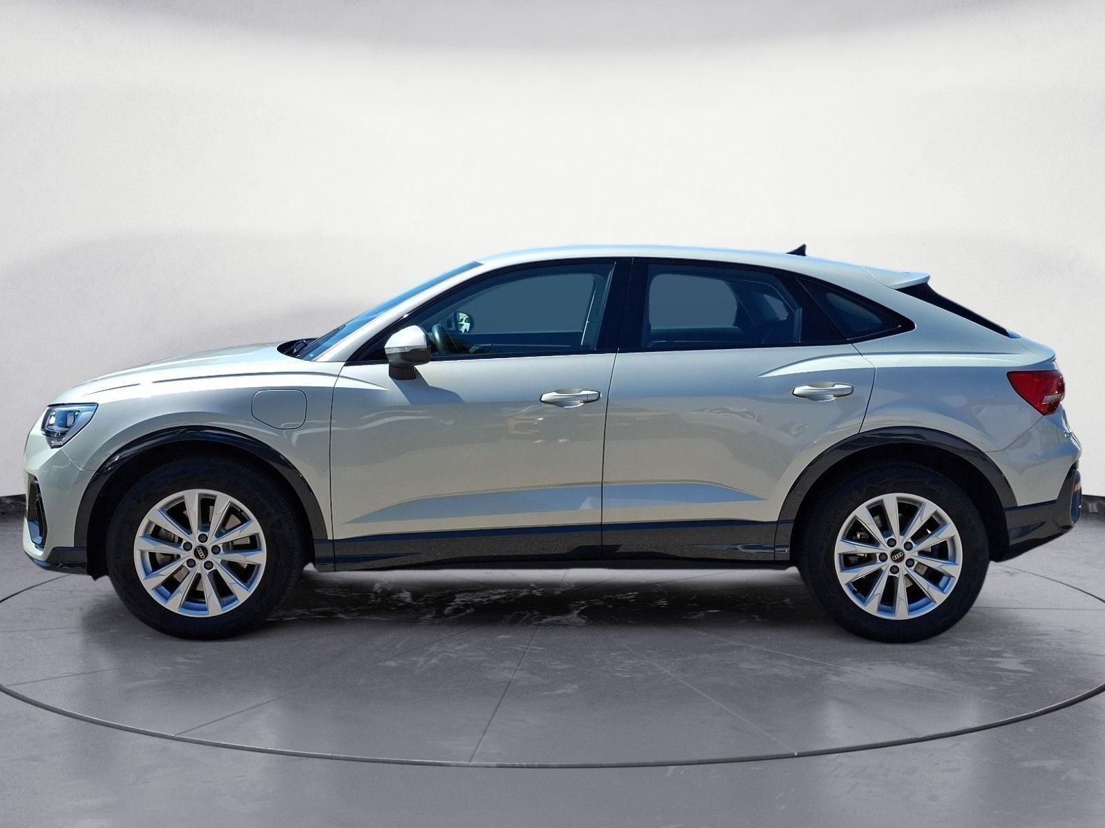 Audi Q3 Sportback 45 TFSI e foto 3