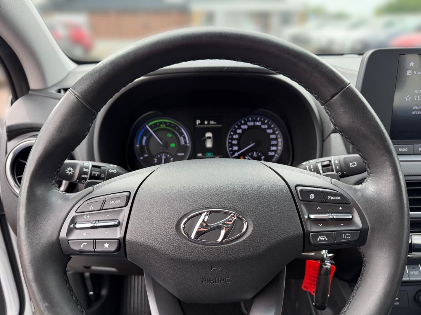 Fahrzeugabbildung Hyundai KONA 1.6 Hybrid Select Winterpaket Allwetterreif