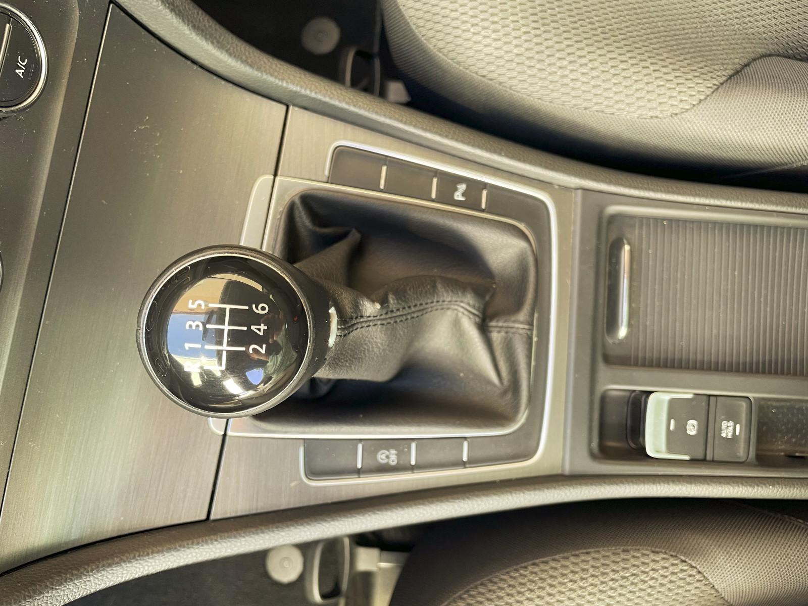 Volkswagen Golf 2013 — photo 32