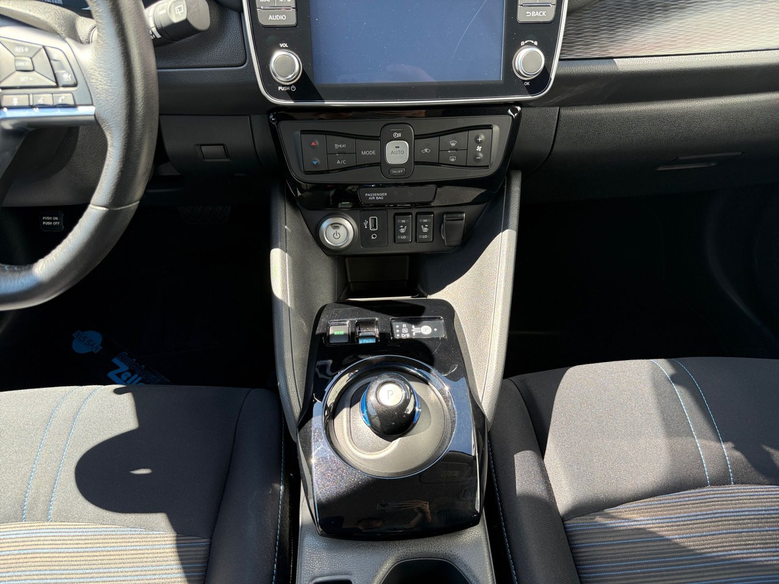 Fahrzeugabbildung Nissan Leaf ZE1 40kWh 360º*ACC*CARPLAY