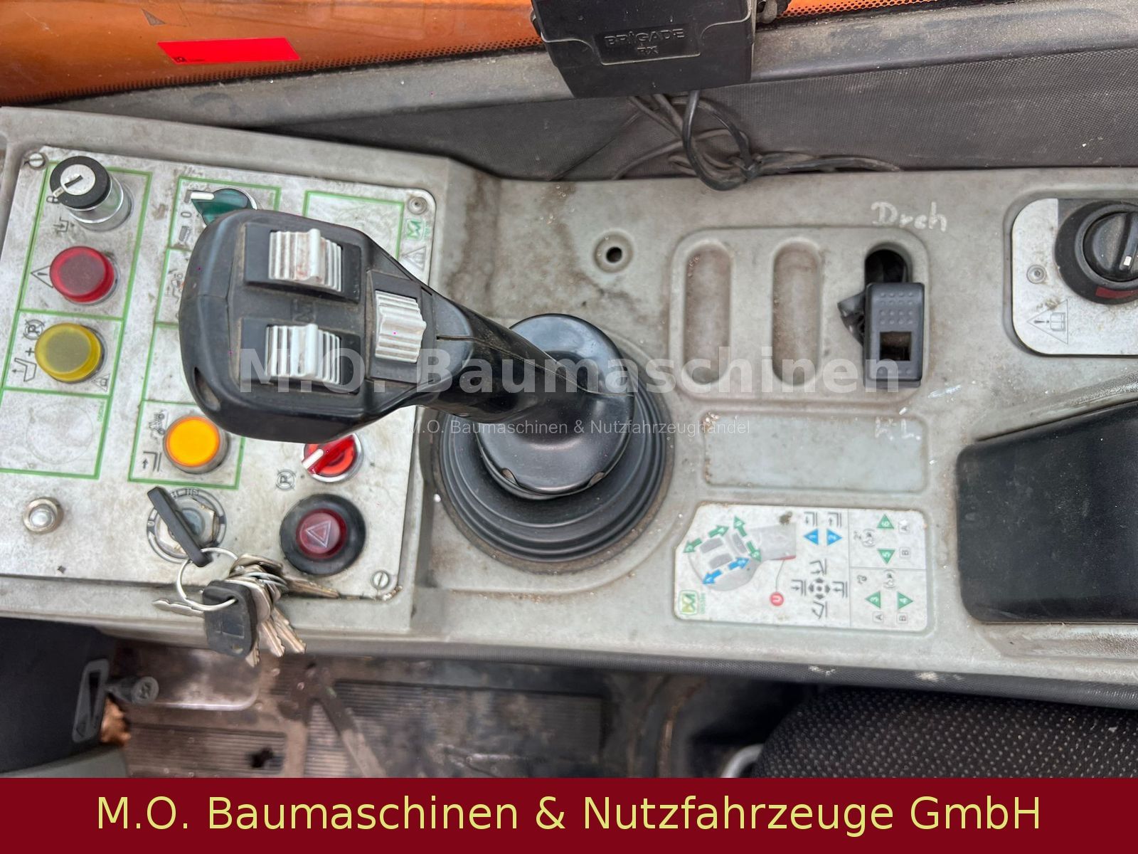 Fahrzeugabbildung Merlo P 25.6 / SW / Palettengabel / Schaufel