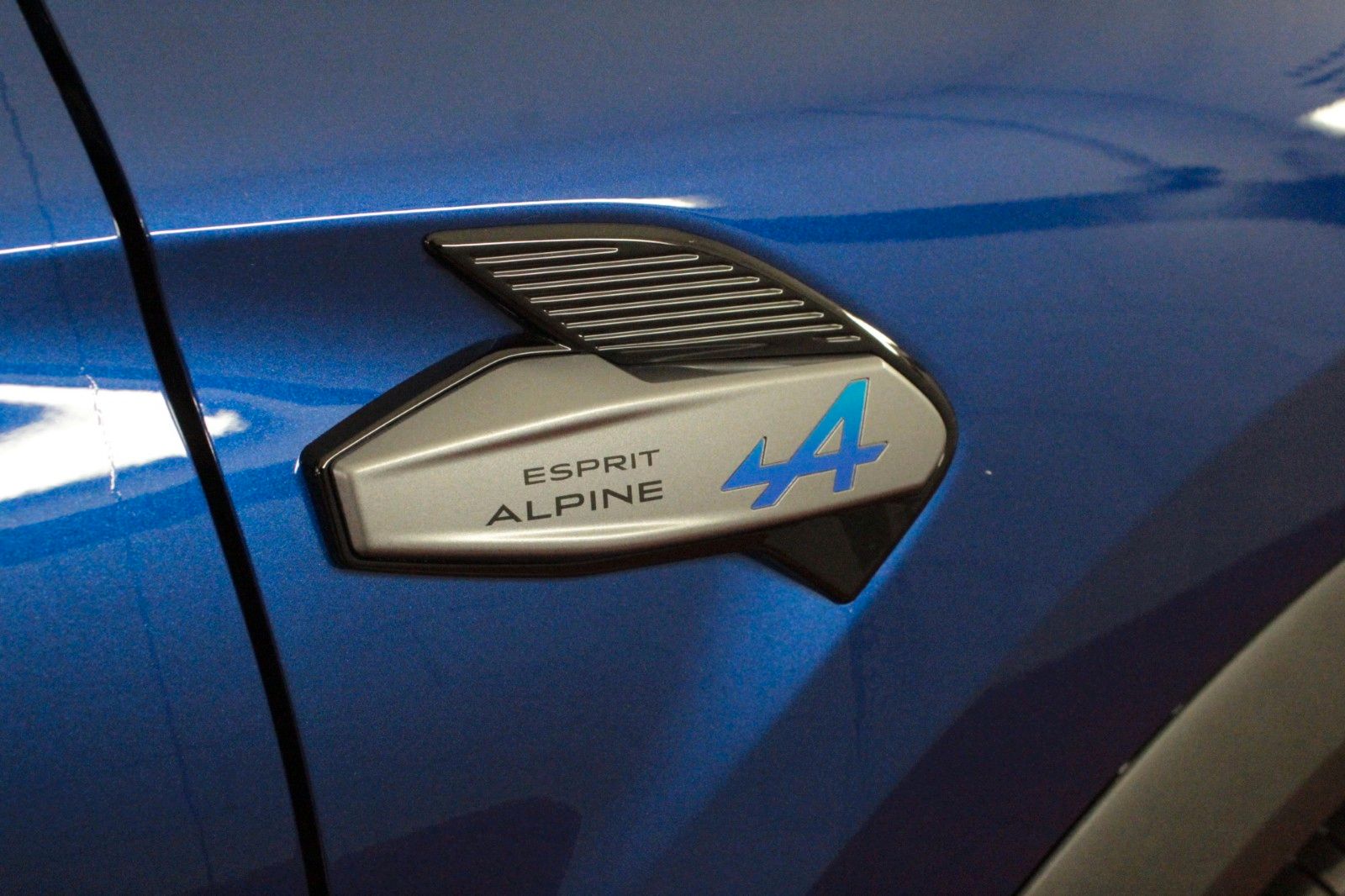 Fahrzeugabbildung Renault Captur Mild Hybrid 160 EDC Esprit Alpine