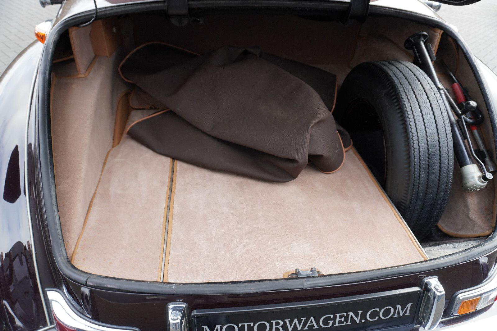 Fahrzeugabbildung Mercedes-Benz 300 S Cabriolet W 188