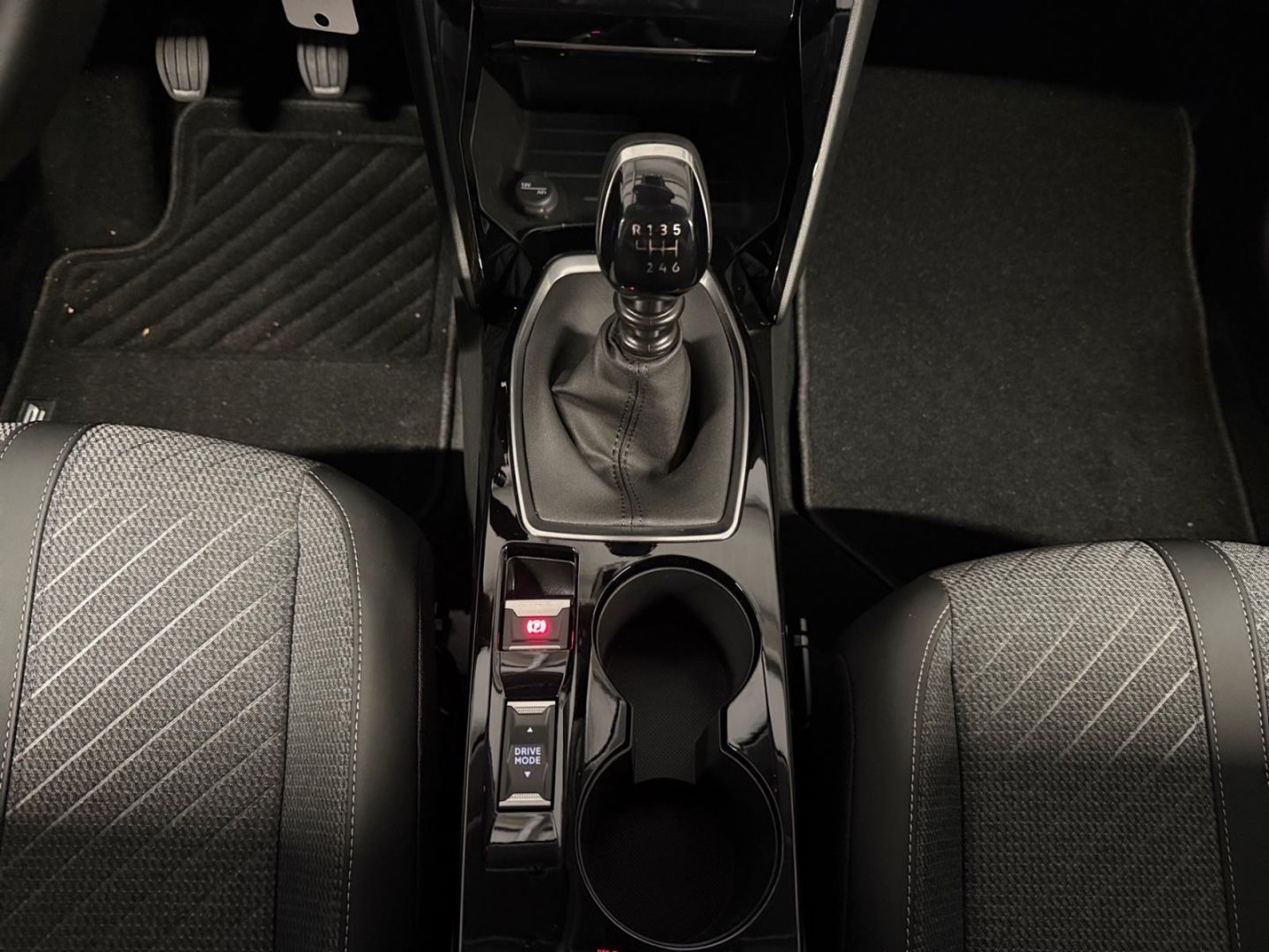 Peugeot 208 - Bild 16