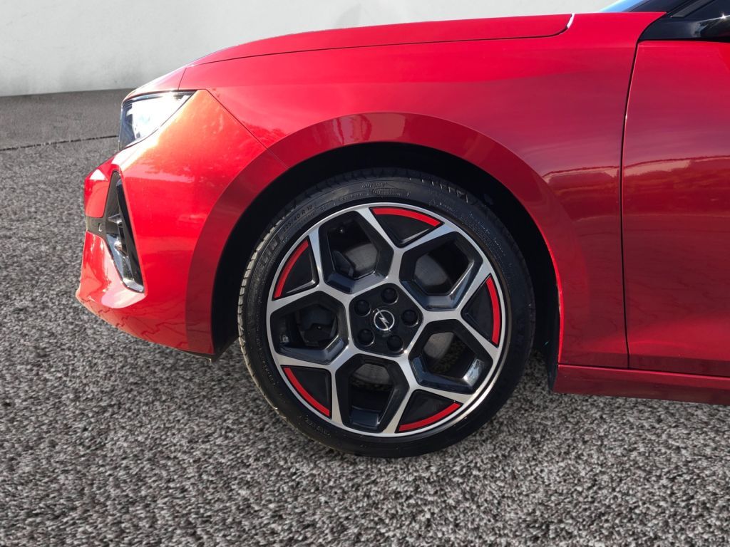 Fahrzeugabbildung Opel Astra Plug-In-Hybrid GS Line