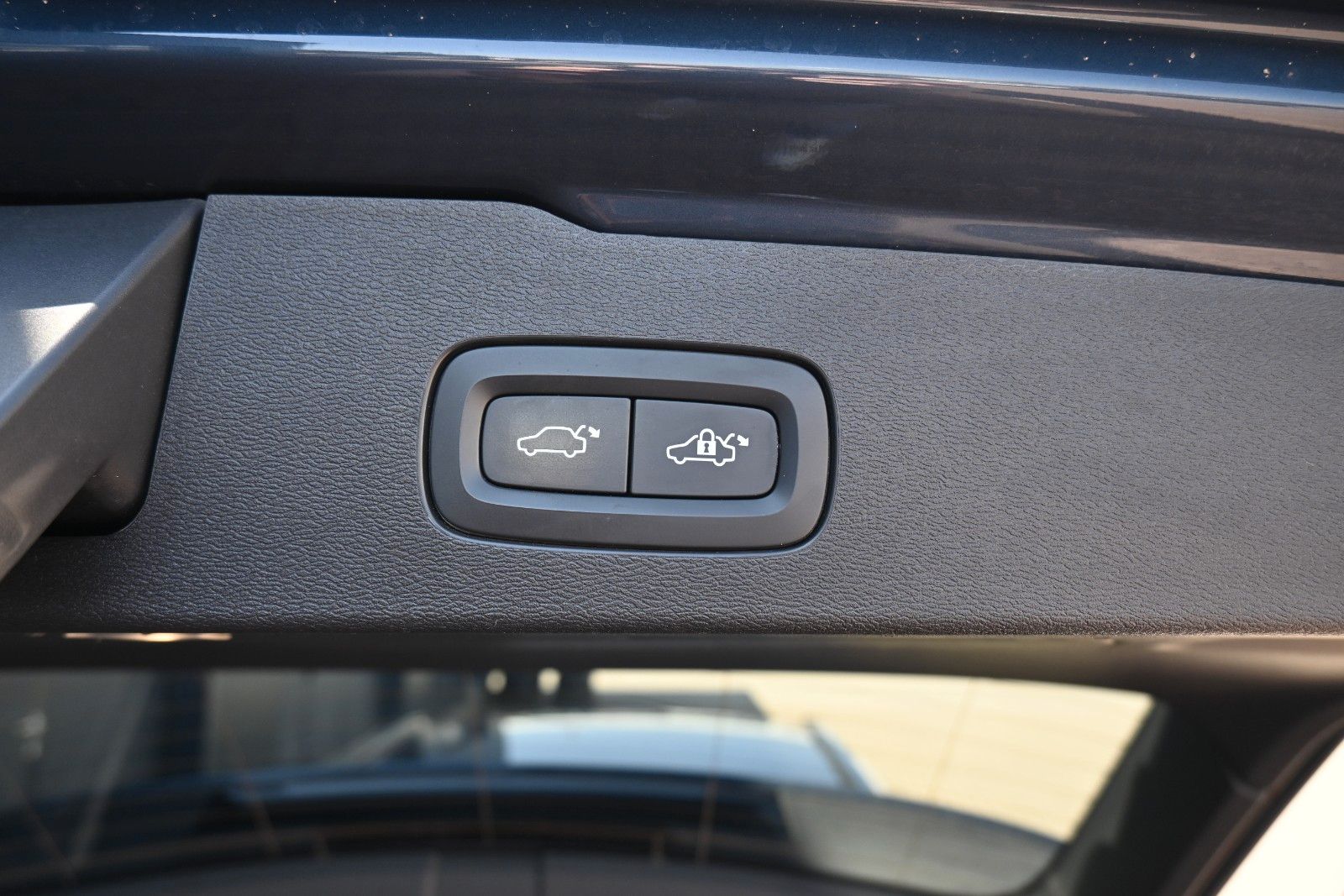 Fahrzeugabbildung Volvo V60 B4  Diesel Plus Dark *H&K*LED*360*LED*FSHZG