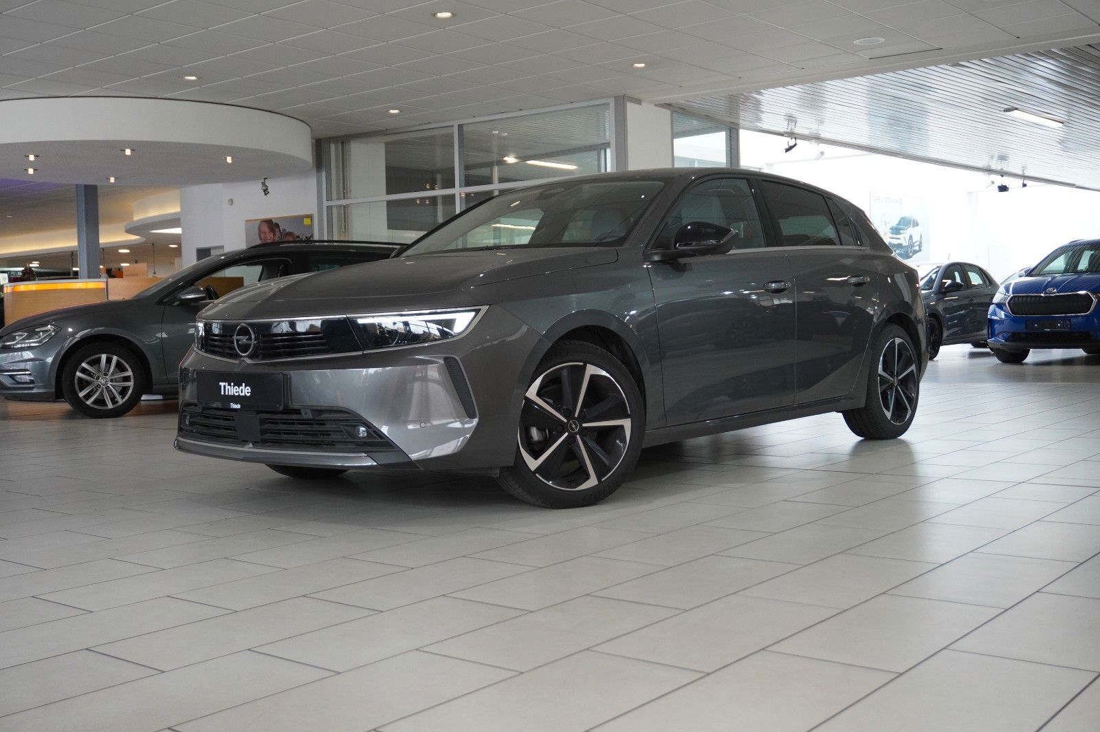 Fahrzeugabbildung Opel Astra L Lim. 1.2T ELEGANCE NAVI/LED/KAMERA/SPORT