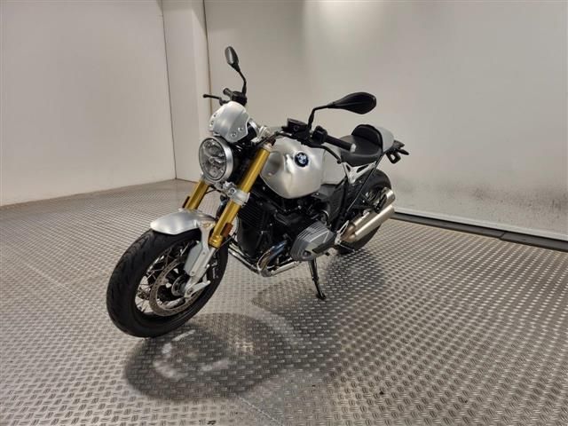 BMW R nineT