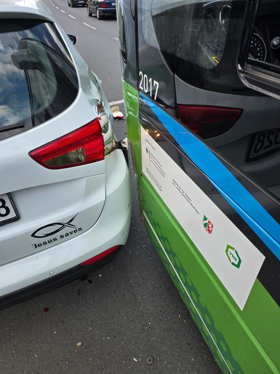 Kia cee'd 2012 — photo 12