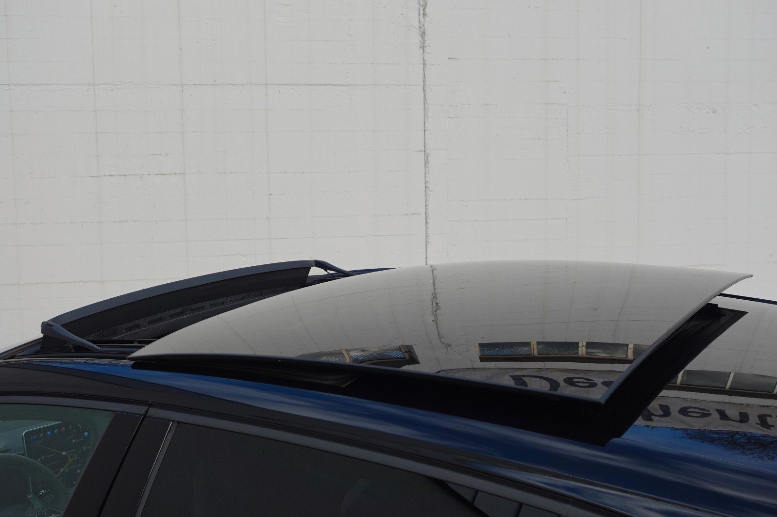 Fahrzeugabbildung Volkswagen Golf VIII R 2.0TSI 4Motion,Akrapovič,Pano,Matrix
