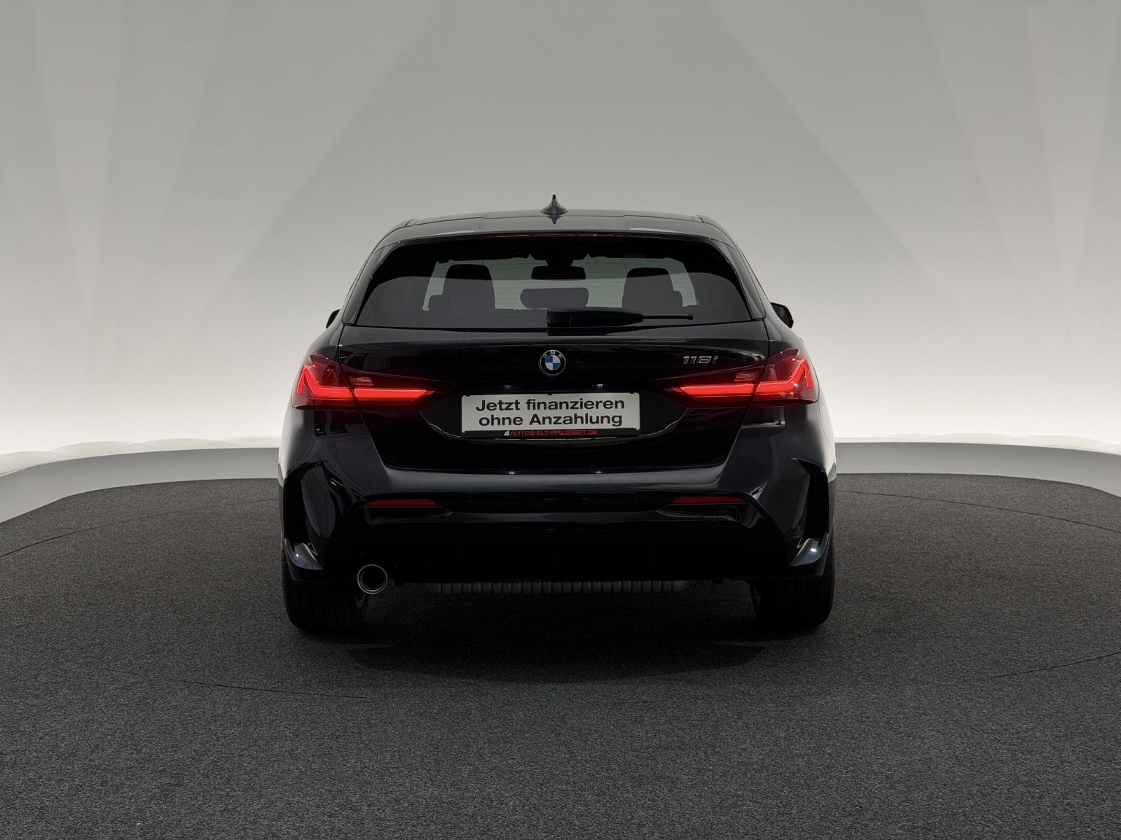 BMW 118i Lim.*M SPORT*SHADOW-LED-SHZ-PDC-TEMPO-WLAN