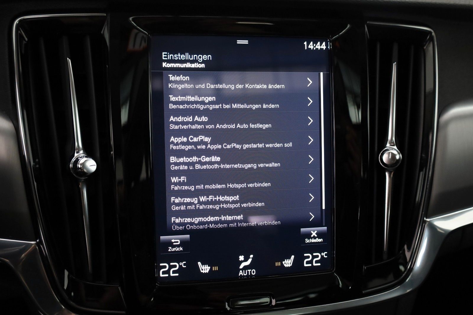 Fahrzeugabbildung Volvo V90 Momentum Pro,Leder,Navi,LED,SH,Kamera,SD,ACC