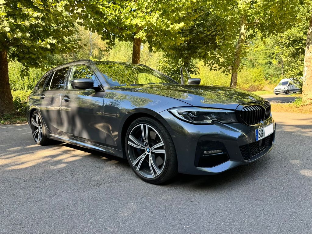 Image of BMW 330
