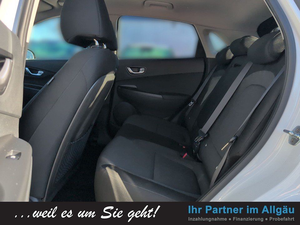 Fahrzeugabbildung Hyundai KONA EV 39kWh TREND NAV-P 1HD GARANTIE-11.28 LED
