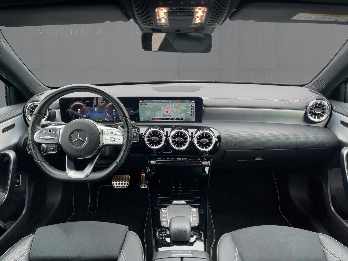 Fahrzeugabbildung Mercedes-Benz A 250 e AMG/Night/Kamera/LED/18''