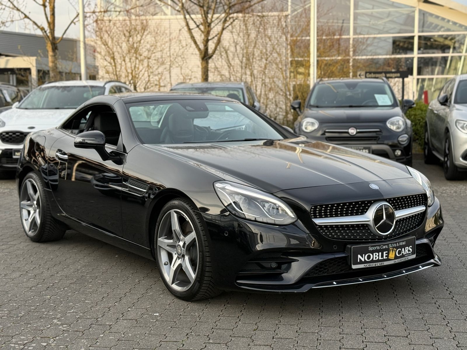 Fahrzeugabbildung Mercedes-Benz SLC 300 9G AMG Line MEMORY LED ACC