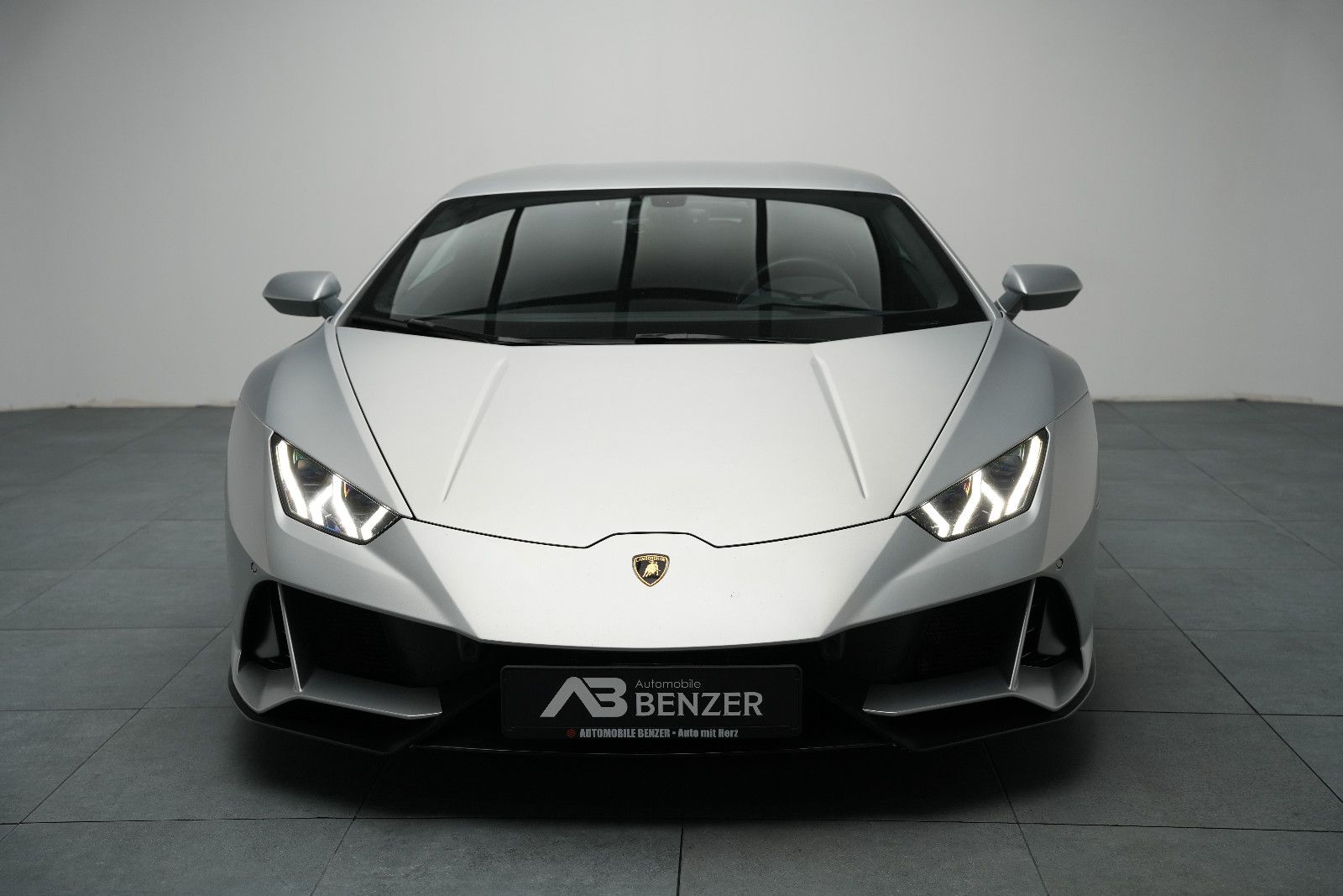 Fahrzeugabbildung Lamborghini Huracán EVO V10 /LIFT/SENSONUM/KAMERA/ACC