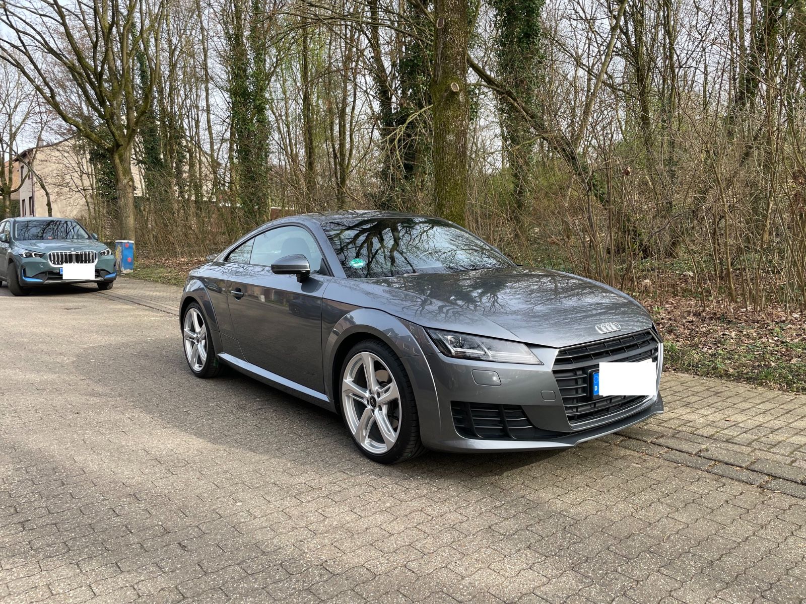 AUDI TT 2.0 TFSI - LED - Alcantara - 19 Zoll - 8-fach