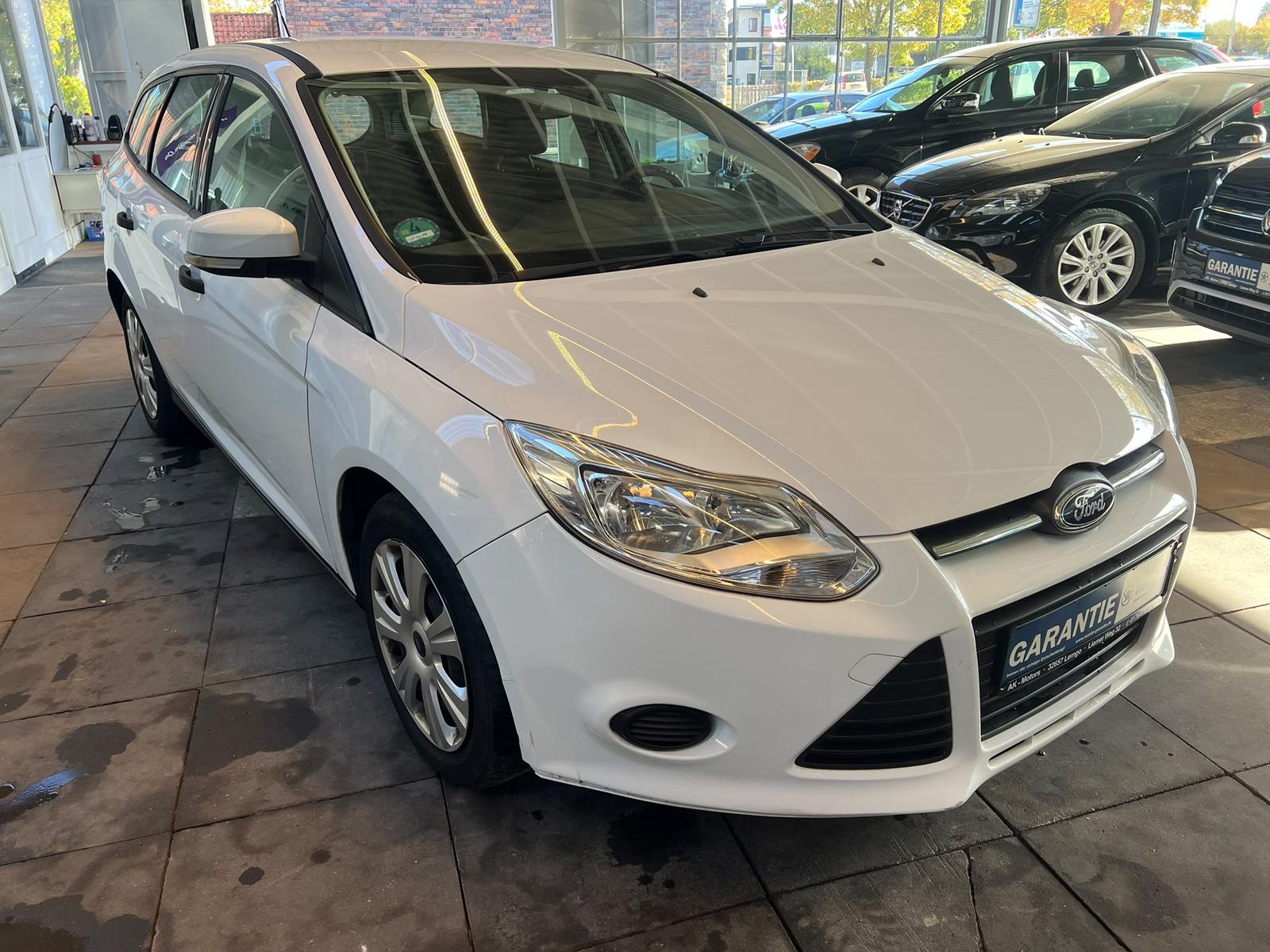 Ford Focus 2014 — салон