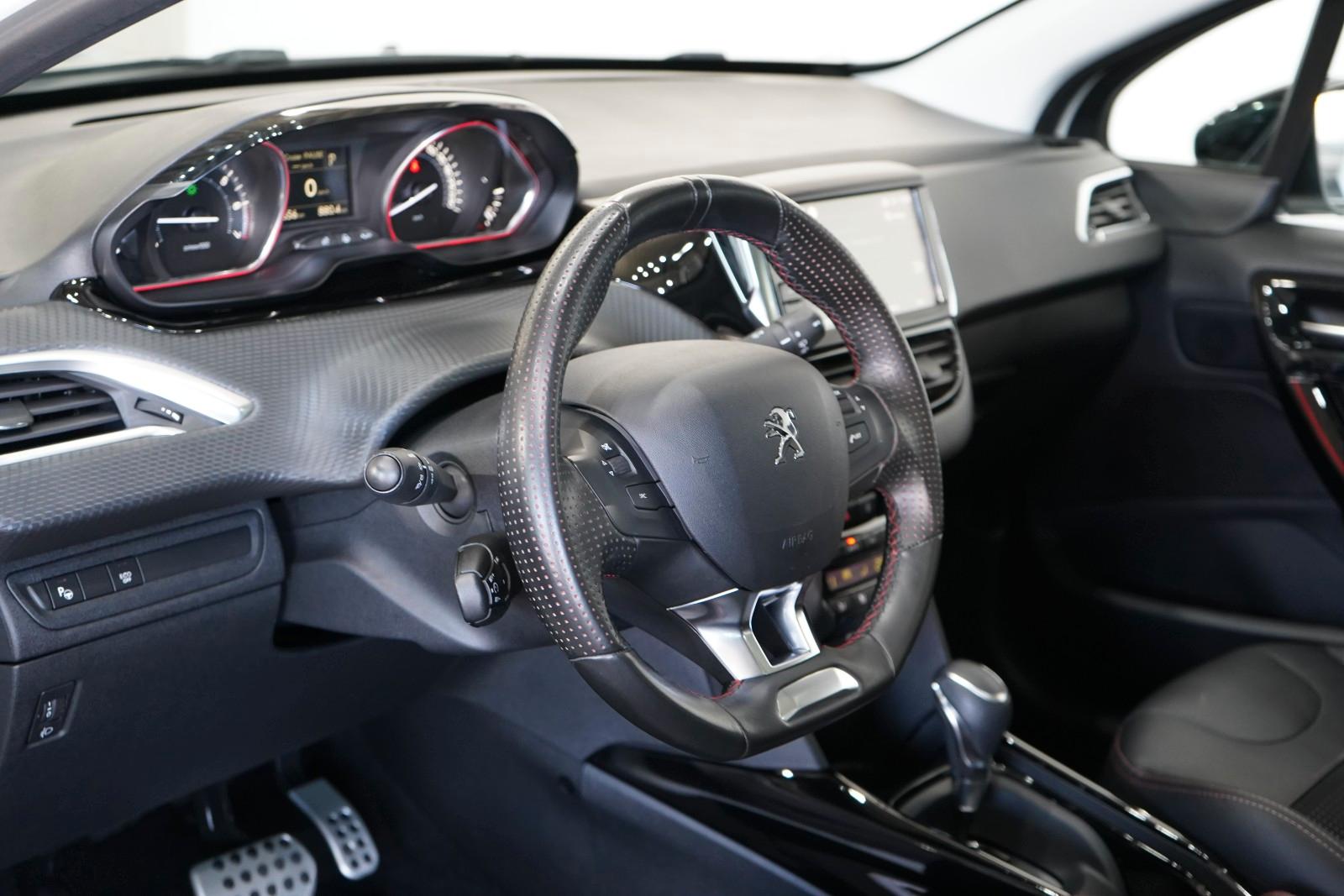 Peugeot 2008 Allure GT-LINE*Pano*Navi*Kam*18 Z.*Automat.