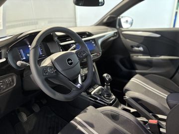 Fotografie 14 des Opel Corsa 1.2 Direct Injection Turbo GS