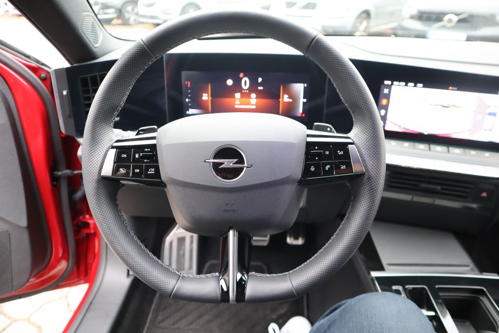 Fahrzeugabbildung Opel Astra ST GS 1.2 Turbo Aut.+Navi+Keyless+LED
