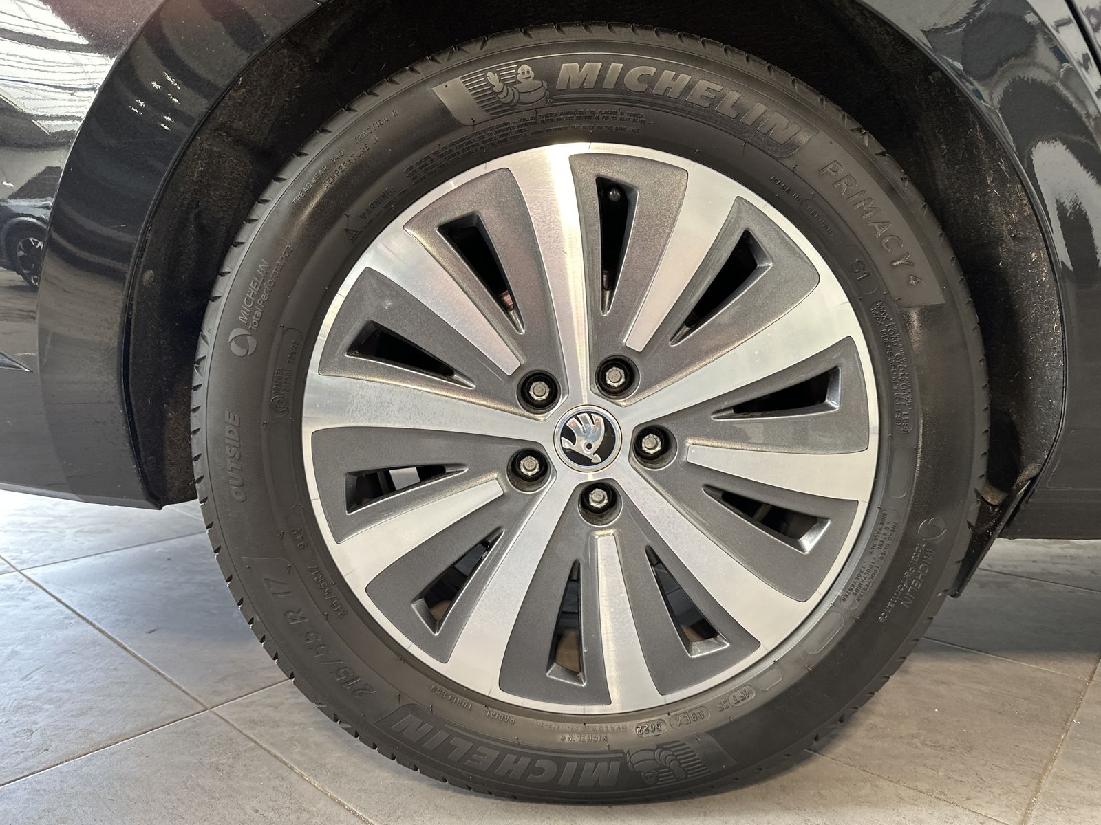 Fahrzeugabbildung SKODA Superb 2.0 TDI DSG Style NAV+MATRIX+AHK+ACC+VC