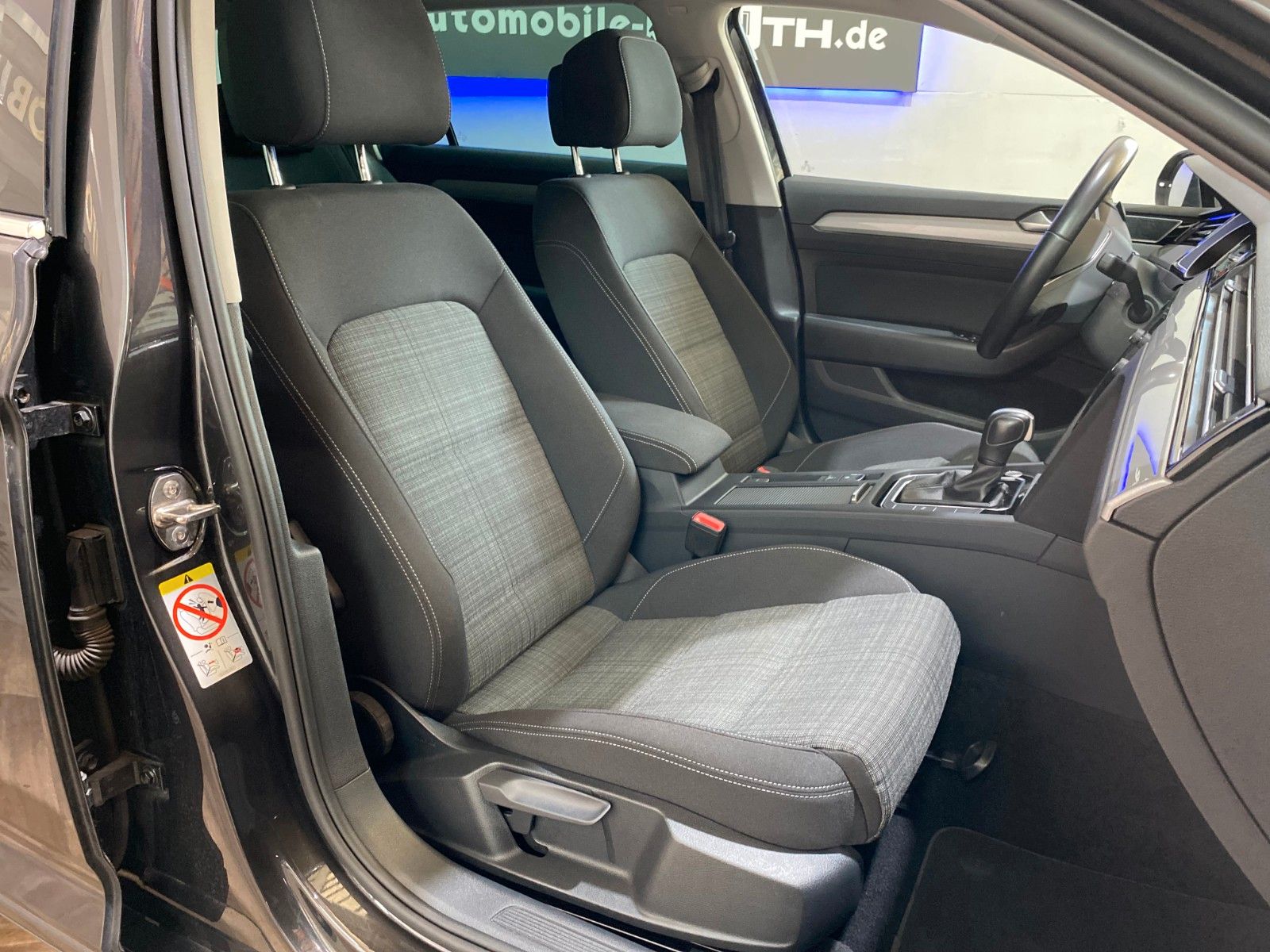 Fahrzeugabbildung Volkswagen Passat Variant Business 2,0TDI *LED*NAVI *ASSIST