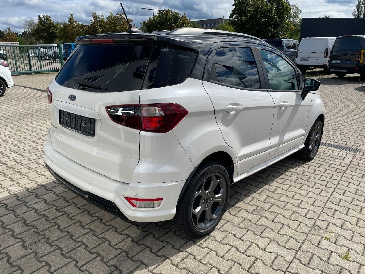 Fahrzeugabbildung Ford EcoSport ST-Line Winterpaket, Navi